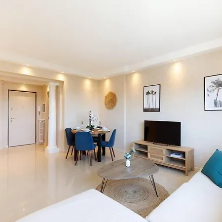 Apartment Floor 2 Beds 2baths